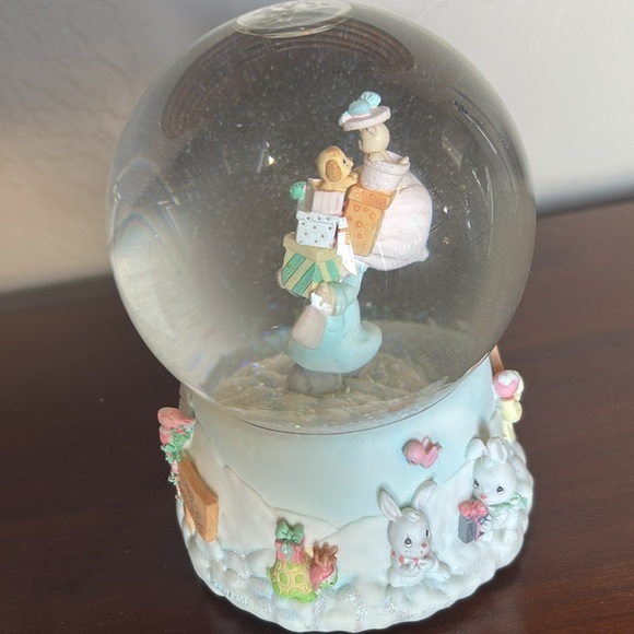 Precious Moments Jingle Bells musical snow globe - Picture 4 of 12